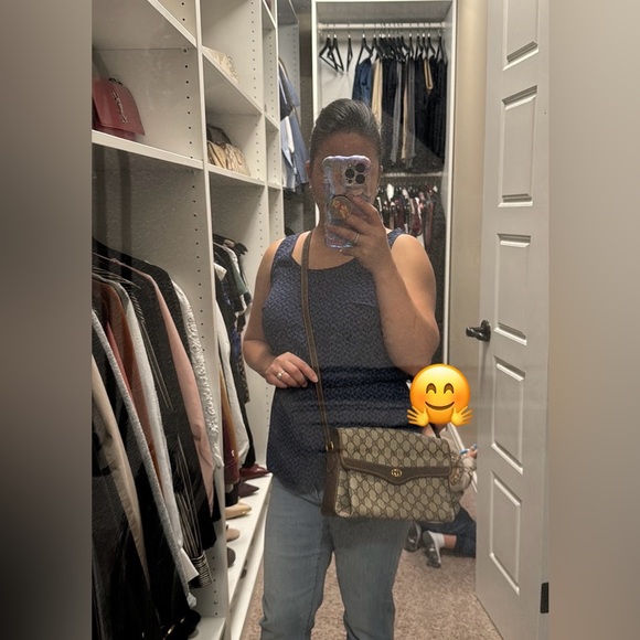 ❌❌SOLD ON FB❌❌Vintage Gucci Crossbody - Picture 3 of 17